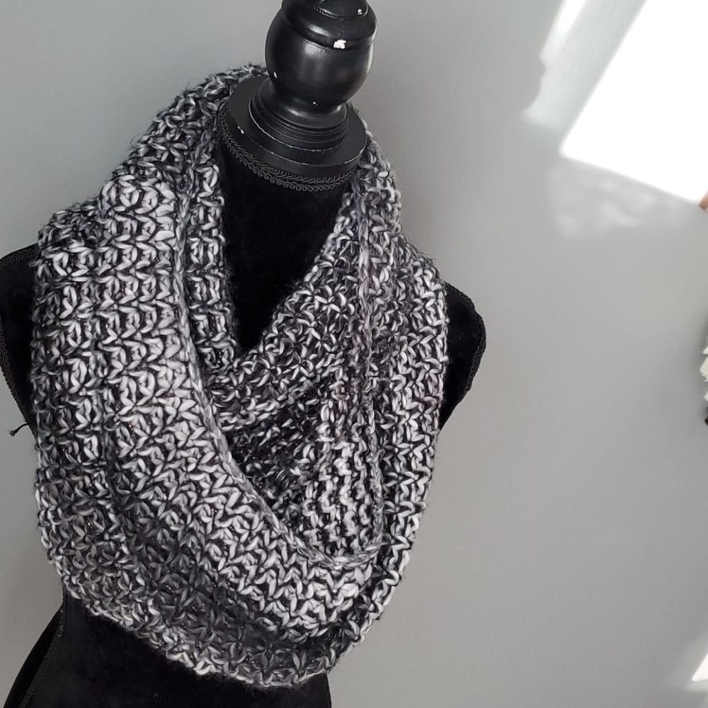 Infinity scarf